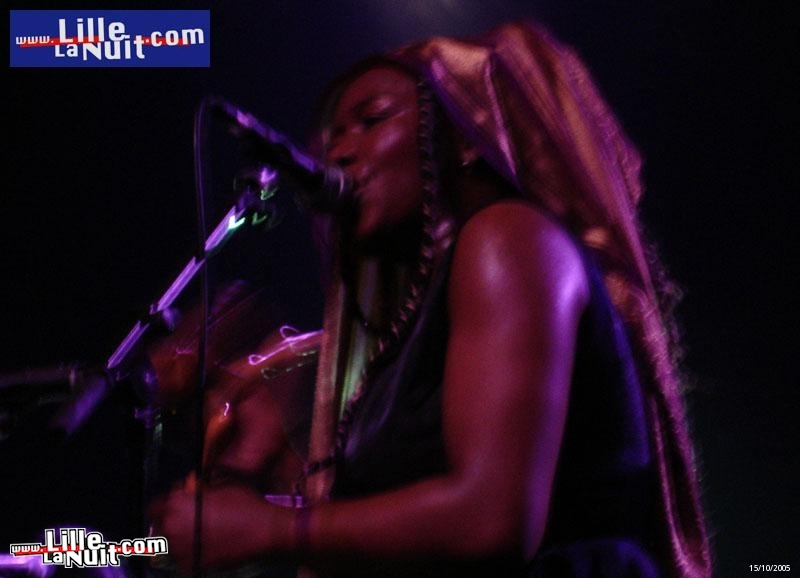 Sally Nyolo à l&rsquo;Aéronef en live - photo n°8