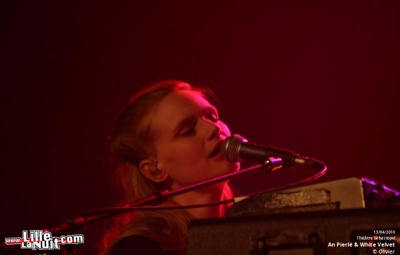 Nouvelle Vague, An Pierlé & White Velvet & Amélie au Théatre Sebastopol en live - photo n°20