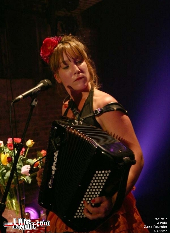 Trois roues sous un parapluie & Zaza Fournier au Poche de Béthune en live - photo n°1