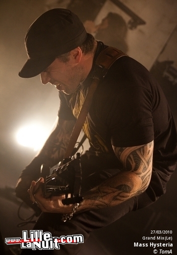 AqME + Mass Hysteria au Grand Mix en live - photo n°15