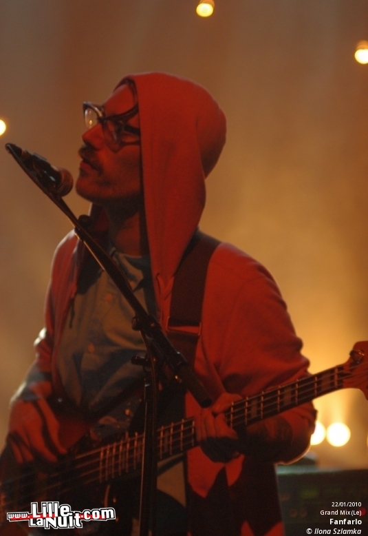 Fanfarlo & Morning Pop Star Choir au Grand Mix en live - photo n°8