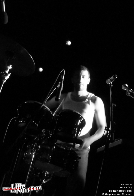 Balkan Beat Box & Manouch Mena à l’Aéronef en live - photo n°12