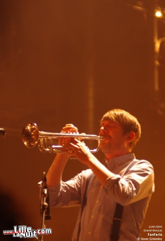 Fanfarlo & Morning Pop Star Choir au Grand Mix en live - photo n°17