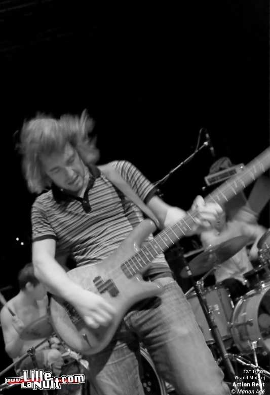 A place to bury strangers & Action Beat au Grand Mix en live - photo n°30