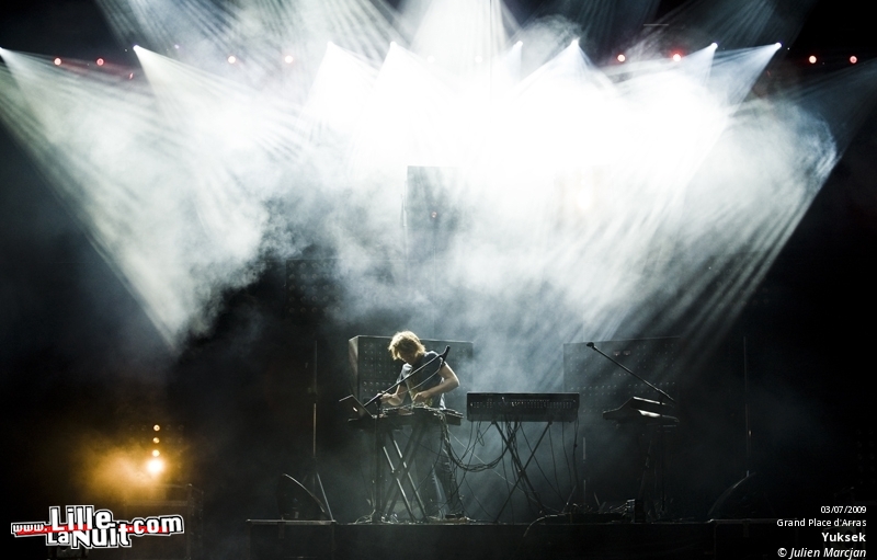 Ace Out, Phoenix, Lily Allen, Kanye West, Yuksek, Birdy Nam Nam au Main Square Festival en live - photo n°10