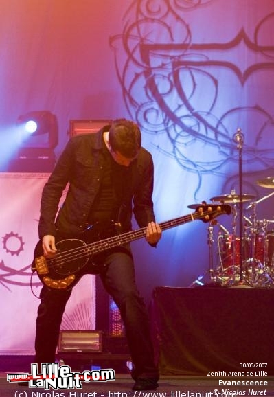 Evanescence & Mass Hysteria au Zénith en live - photo n°11