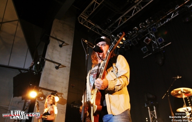 Nashville Pussy + Zoé au Grand Mix en live - photo n°14