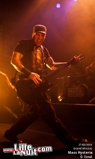 AqME + Mass Hysteria au Grand Mix en live - photo n°17