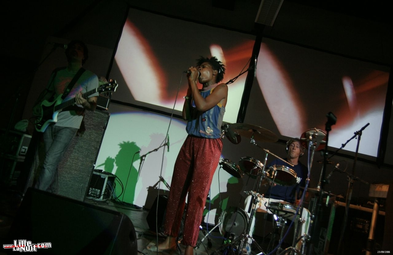 Name 2006 – Jour 3 au Tri Postal en live - photo n°14