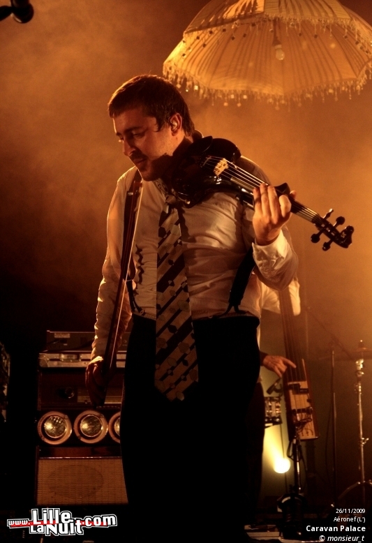 Caravan Palace & Féfé à l’Aéronef en live - photo n°3