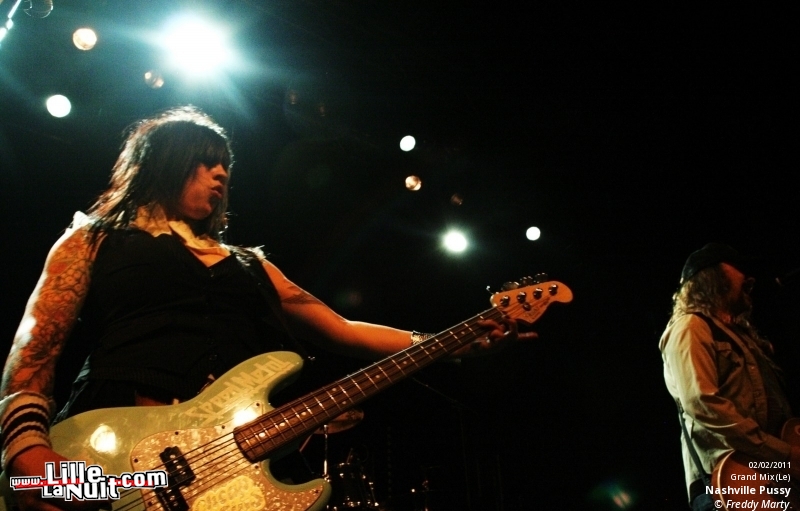 Nashville Pussy + Zoé au Grand Mix en live - photo n°1