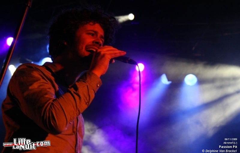 Le Festival des Inrocks – Passion Pit, Florence & The Machine, Lissy Trullie, Two Door Cinema Club en live - photo n°4