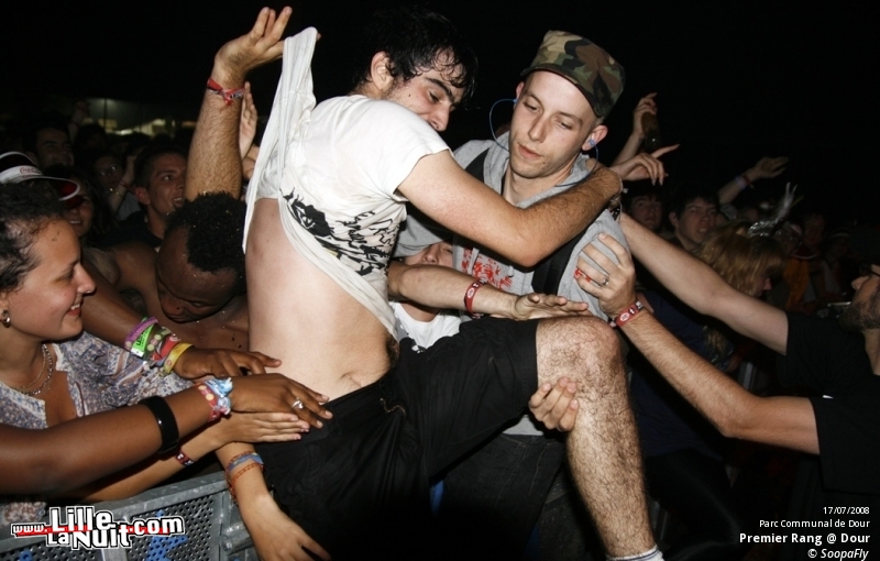 Dour : Tu étais au premier rang ? Tu es sûrement dedans ! en live - photo n°1