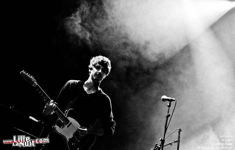 A Place To Bury Strangers + Le Cotton Club à De Kreun en live - photo n°32