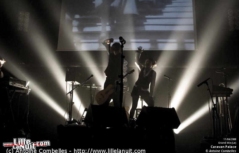 Caravan Palace et Hollie Smith au Grand Mix en live - photo n°16