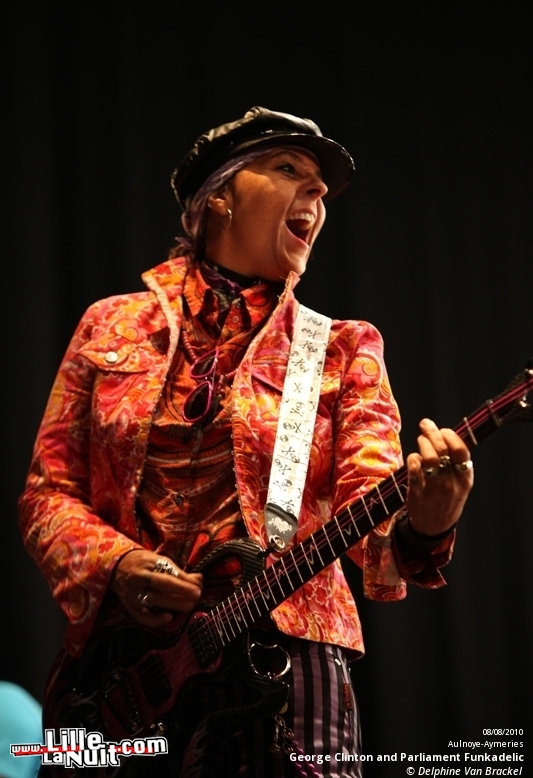Les Nuits Secrètes – Jour 3 – George Clinton and Parliament Funkadelic, I’m From Barcelona, etc. en live - photo n°19