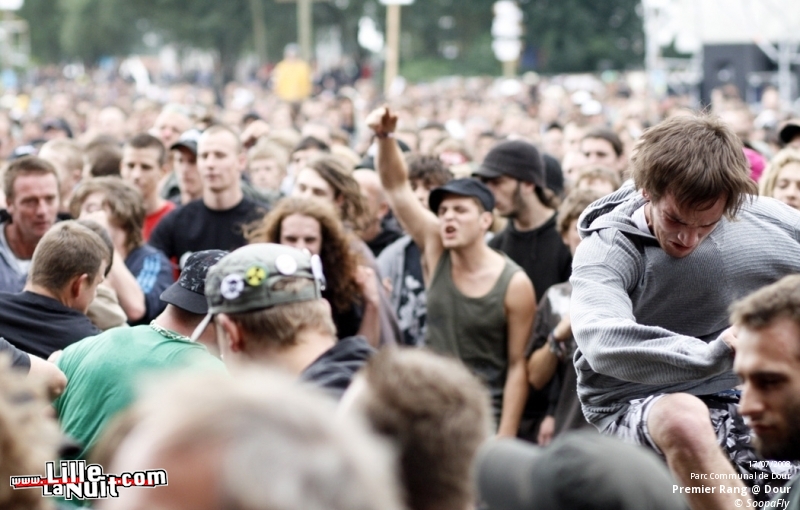 Dour : Tu étais au premier rang ? Tu es sûrement dedans ! en live - photo n°5