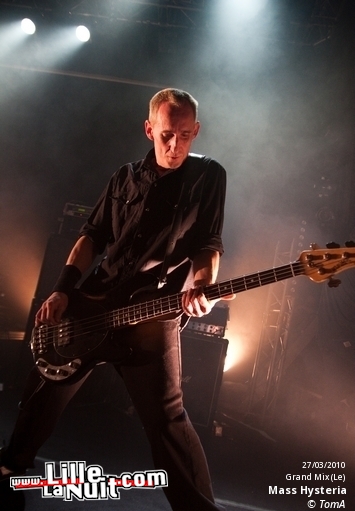 AqME + Mass Hysteria au Grand Mix en live - photo n°23