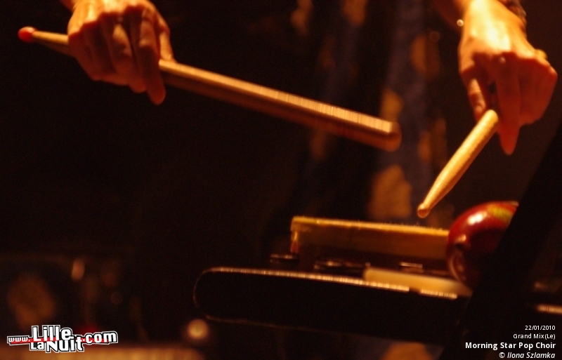 Fanfarlo & Morning Pop Star Choir au Grand Mix en live - photo n°28