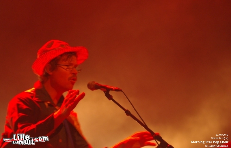 Fanfarlo & Morning Pop Star Choir au Grand Mix en live - photo n°22