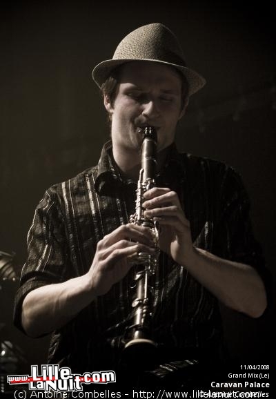 Caravan Palace et Hollie Smith au Grand Mix en live - photo n°22