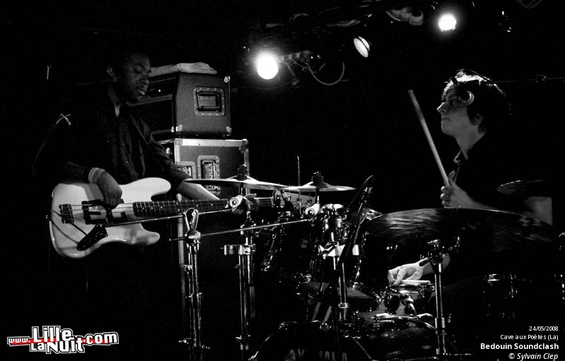 Bedouin Soundclash à La Cave aux Poètes en live - photo n°13