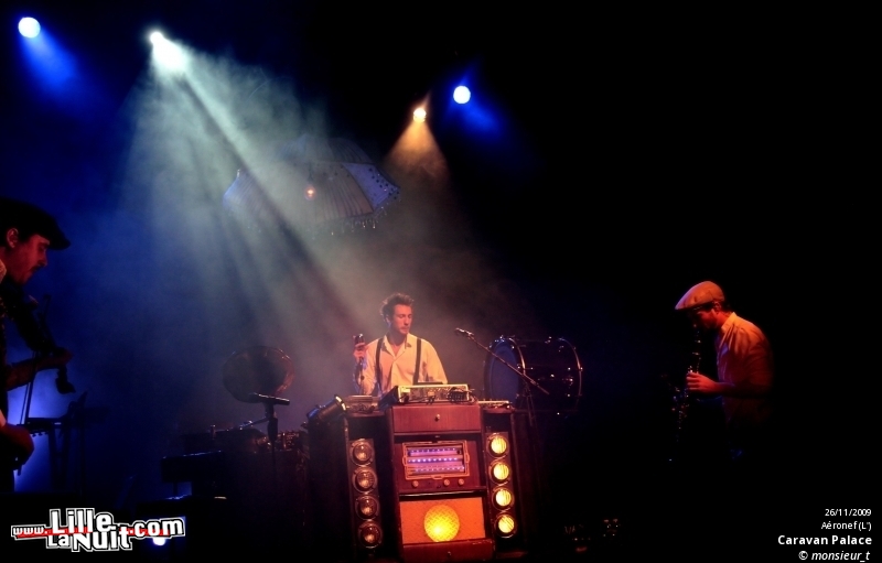 Caravan Palace & Féfé à l’Aéronef en live - photo n°1