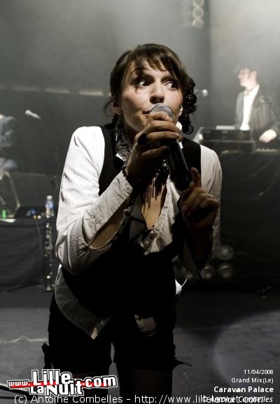 Caravan Palace et Hollie Smith au Grand Mix en live - photo n°13