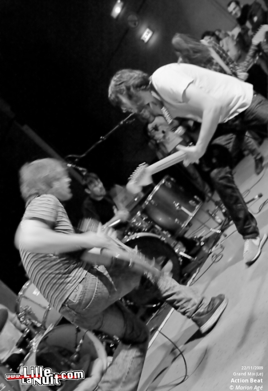 A place to bury strangers & Action Beat au Grand Mix en live - photo n°25