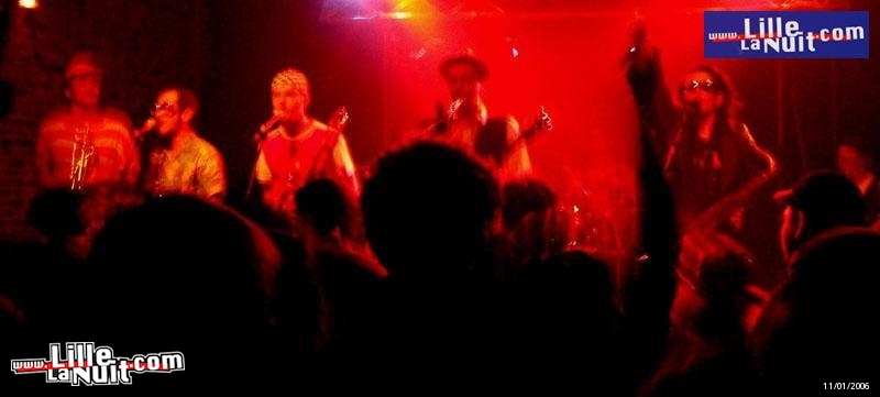 [29/12/2005] Lez&rsquo; Arts Chti Show à la Ferme Dupire en live - photo n°2