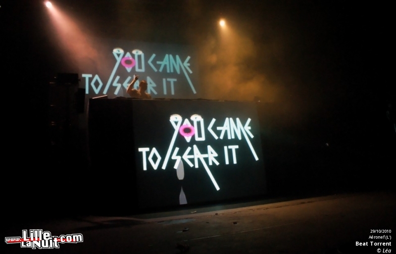 Crystal Castles + Beat Torrent + Slagsmâlsklubben en live - photo n°9