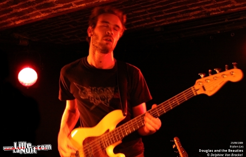 Douglas and the Beauties & Stereopute au Biplan en live - photo n°11