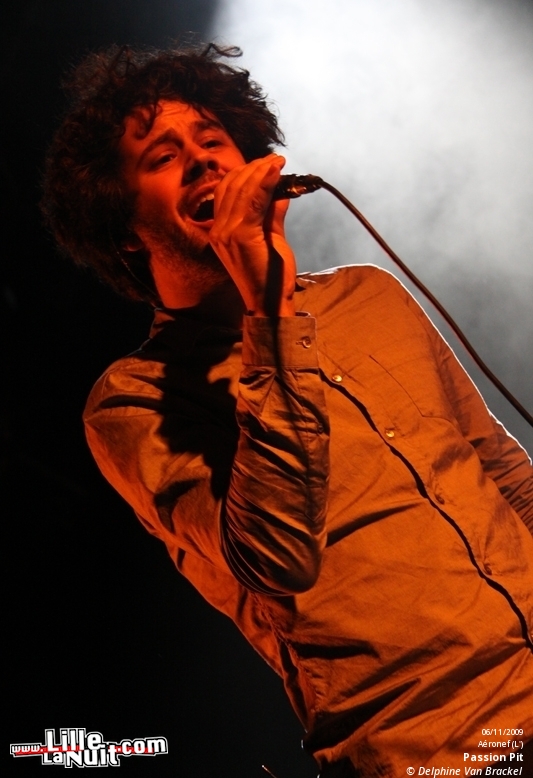 Le Festival des Inrocks – Passion Pit, Florence & The Machine, Lissy Trullie, Two Door Cinema Club en live - photo n°11