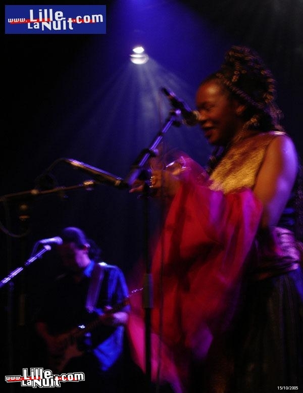 Sally Nyolo à l&rsquo;Aéronef en live - photo n°15