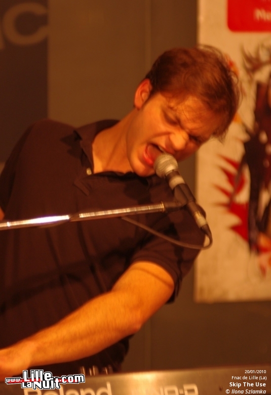 Skip the Use en showcase à la Fnac de Lille en live - photo n°3