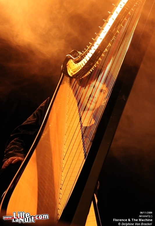 Le Festival des Inrocks – Passion Pit, Florence & The Machine, Lissy Trullie, Two Door Cinema Club en live - photo n°15