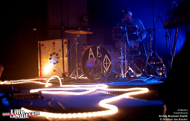 Archie Bronson Outfit + Lovepark au Grand Mix en live - photo n°9
