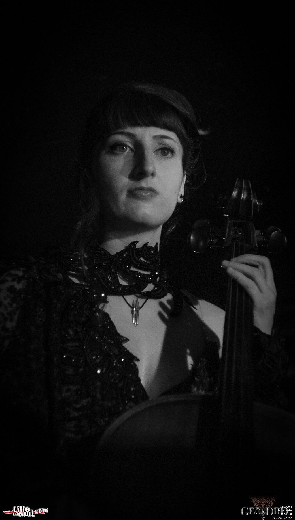 Orphaned Land + Stimmgewalt Choir + Mollust + Pyrah à la Péniche en live - photo n°1