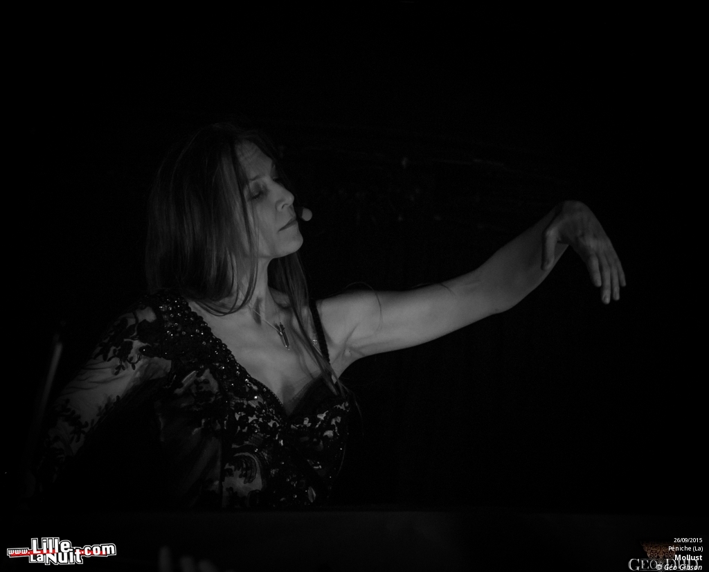 Orphaned Land + Stimmgewalt Choir + Mollust + Pyrah à la Péniche en live - photo n°10