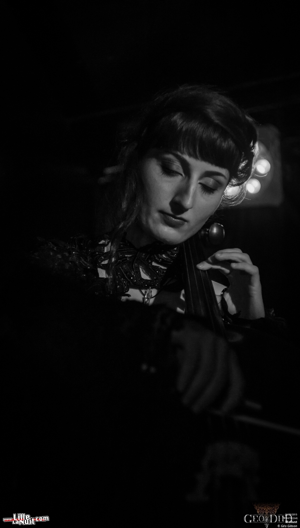 Orphaned Land + Stimmgewalt Choir + Mollust + Pyrah à la Péniche en live - photo n°3