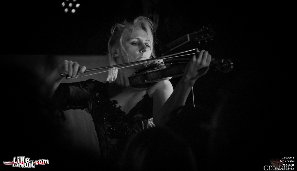 Orphaned Land + Stimmgewalt Choir + Mollust + Pyrah à la Péniche en live - photo n°9