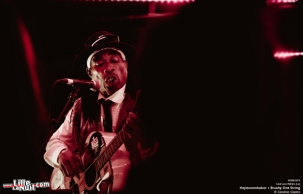 Heymoonshaker + Brushy One String à la Cave Aux Poètes en live - photo n°1