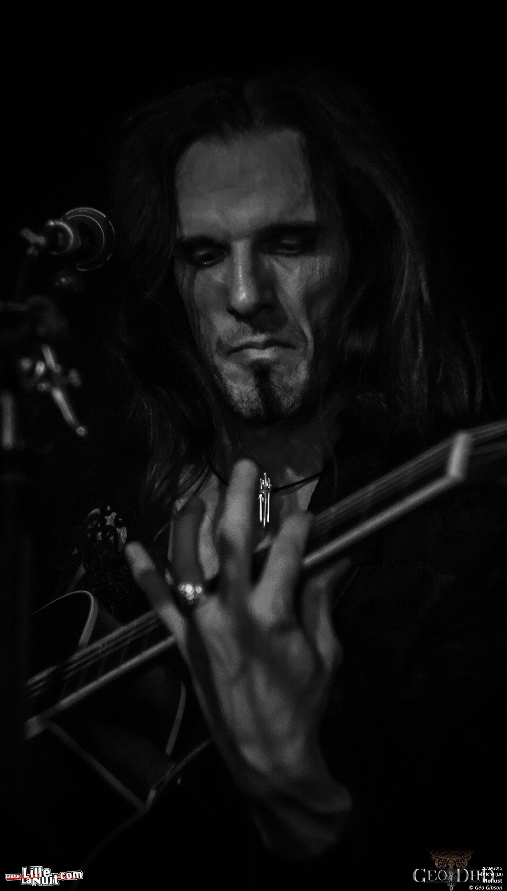 Orphaned Land + Stimmgewalt Choir + Mollust + Pyrah à la Péniche en live - photo n°4