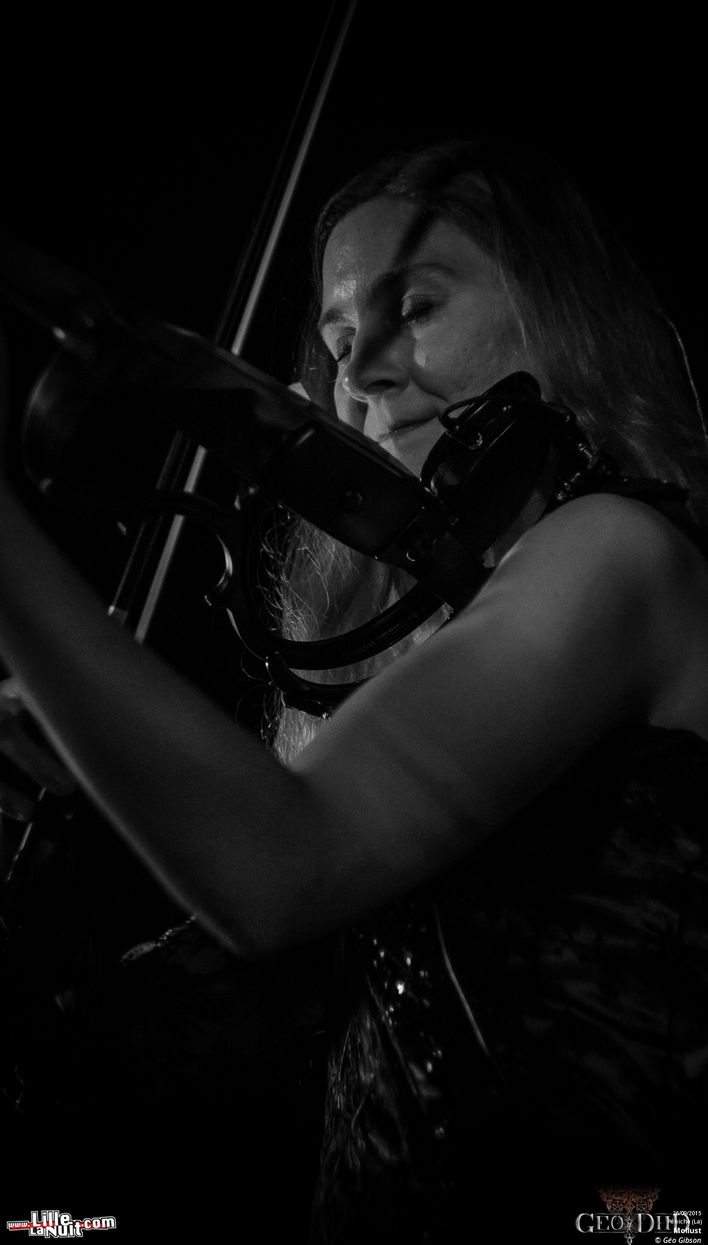 Orphaned Land + Stimmgewalt Choir + Mollust + Pyrah à la Péniche en live - photo n°7