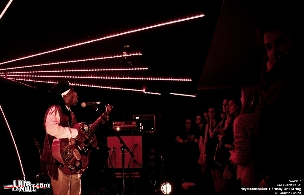Heymoonshaker + Brushy One String à la Cave Aux Poètes en live - photo n°3