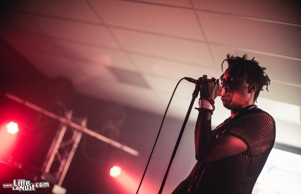 Saul Williams + Senbeï à la salle Clovis Defrennes de Sailly-Lez-Lannoy en live - photo n°7