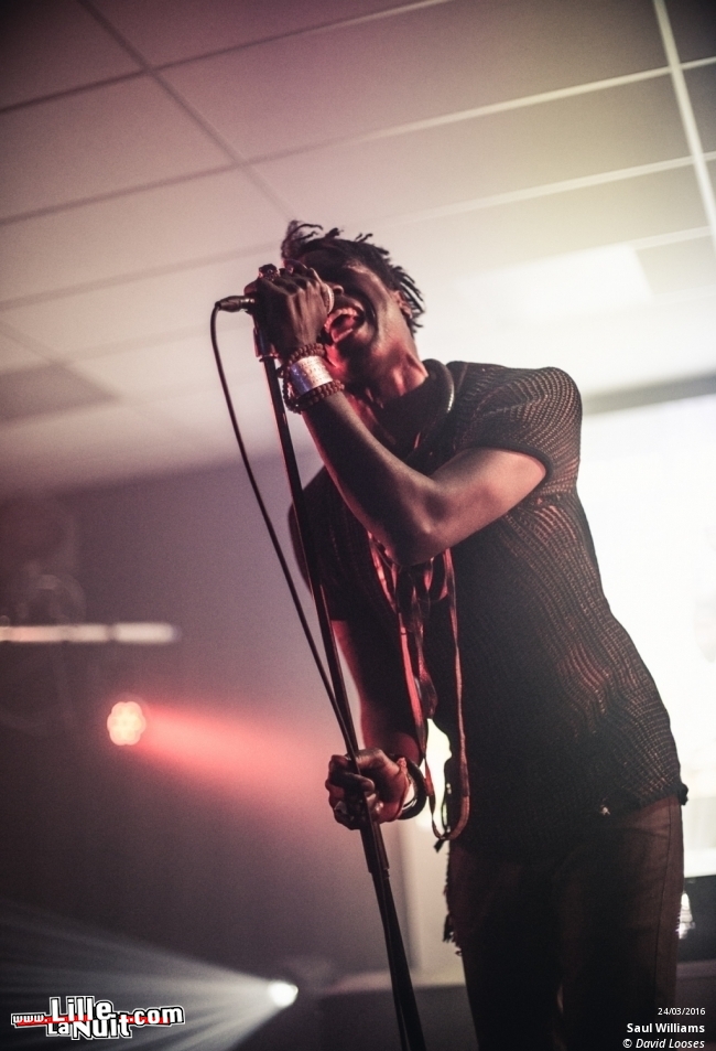 Saul Williams + Senbeï à la salle Clovis Defrennes de Sailly-Lez-Lannoy en live - photo n°6