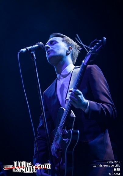 Foals + Her au Zénith de Lille en live - photo n°3