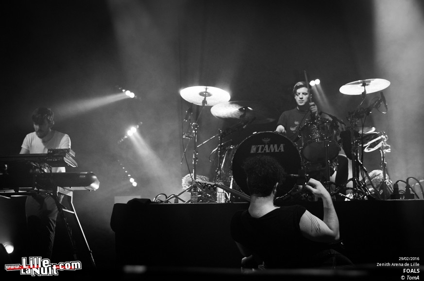 Foals + Her au Zénith de Lille en live - photo n°12