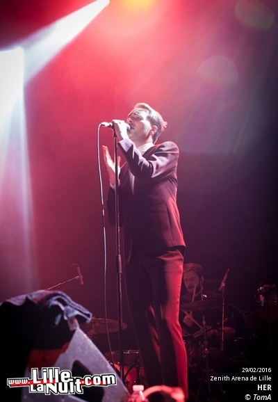 Foals + Her au Zénith de Lille en live - photo n°6